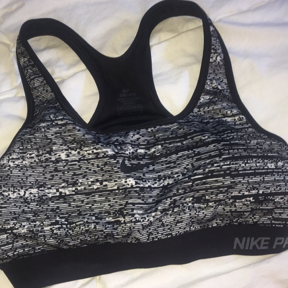 BLACK NIKE PRO SPORTS BRA